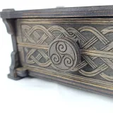 Chest of drawers 00301 – drawer front detail
