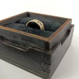 Ring box 00277 – open ring box with wedding rings