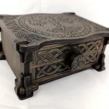 Chest of drawers 00301 – lid with Tree of Life motif