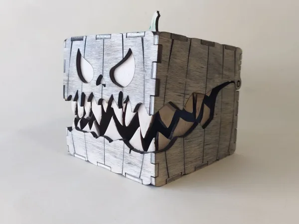 Halloween box 00114