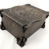 Chest of drawers 00301 – top panel engraving close-up