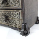 Chest of drawers 00302 – engraved drawer fronts close-up