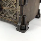 Chest of drawers 00301 – knotwork border detail