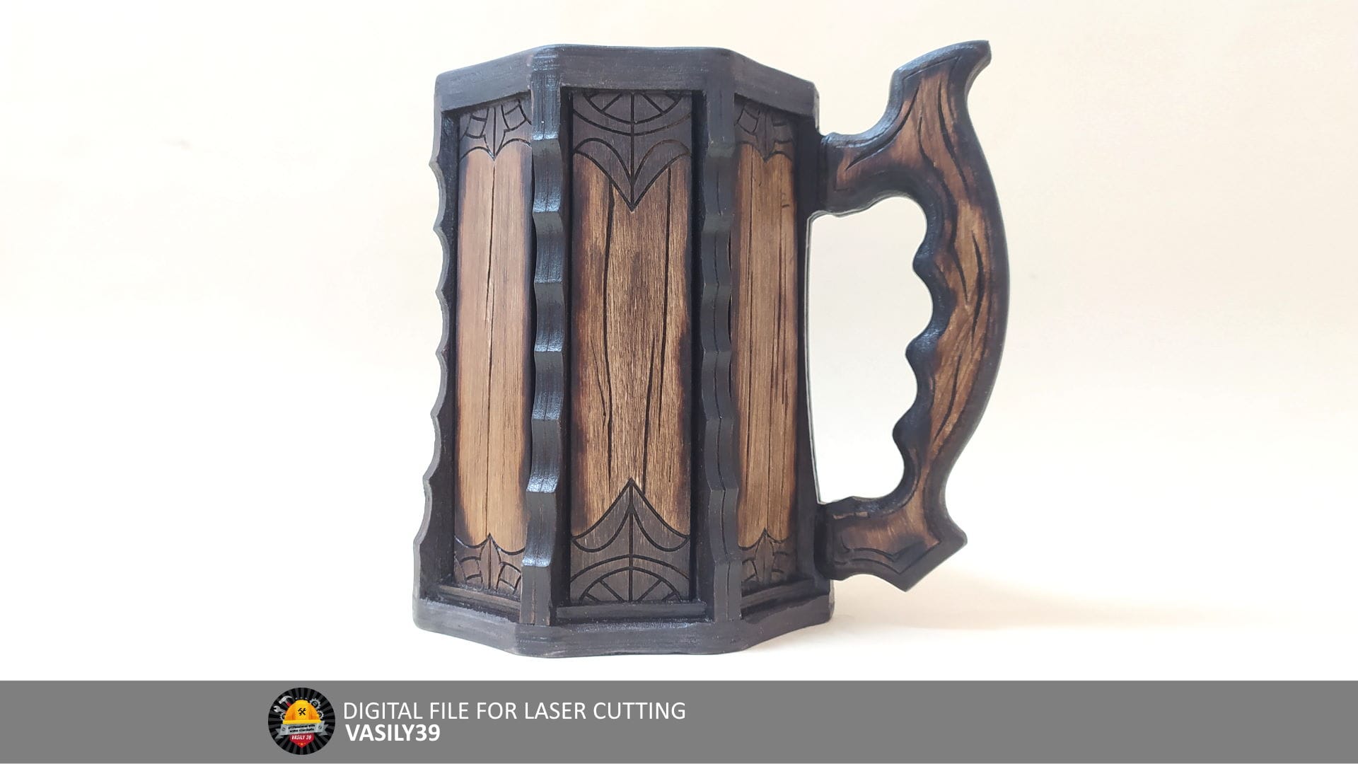 00186_scr_01 Wooden mug 00186