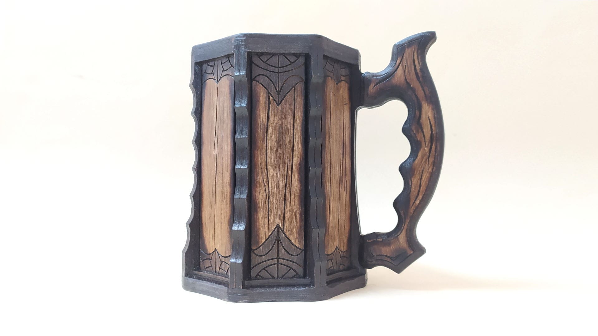 00186_scr_02 Wooden mug 00186