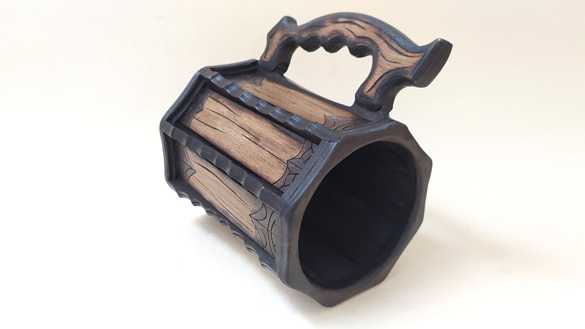 00186_scr_05 Wooden mug 00186