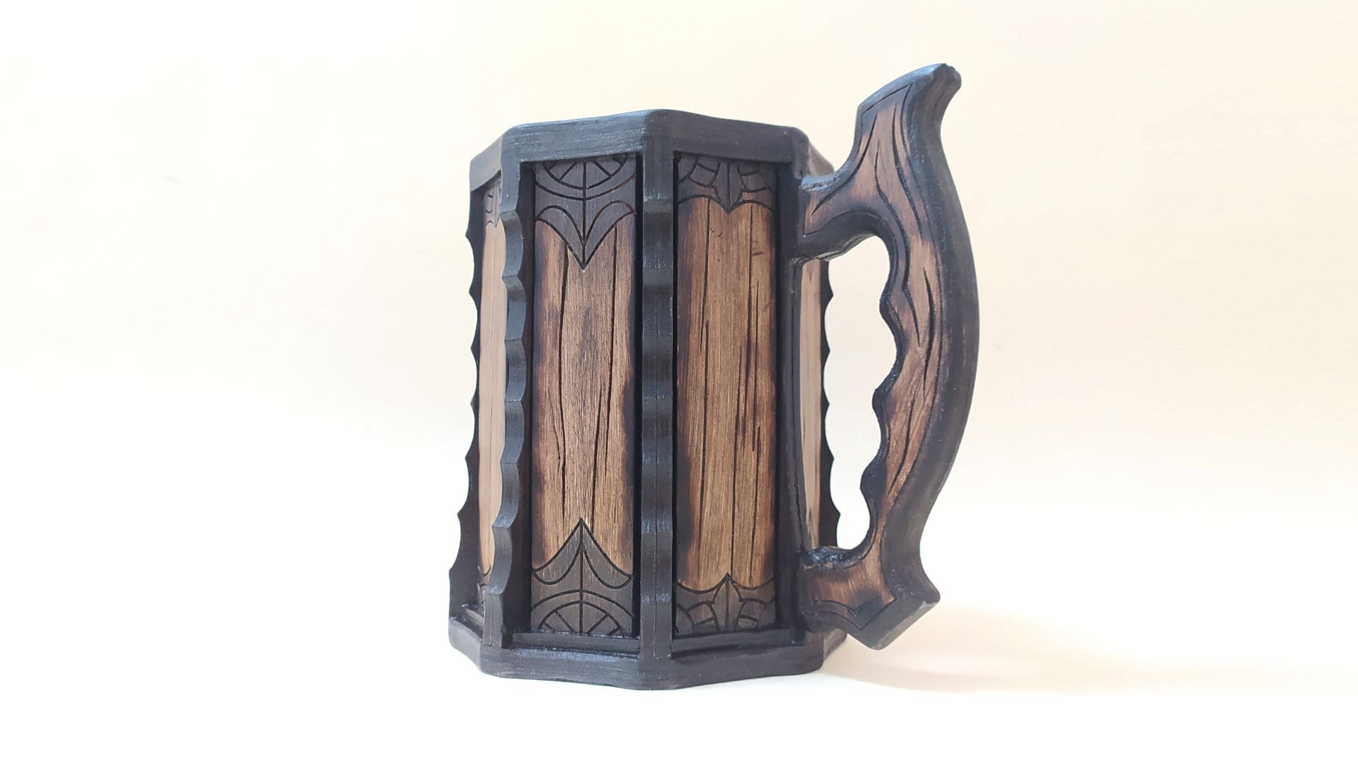 00186_scr_06 Wooden mug 00186
