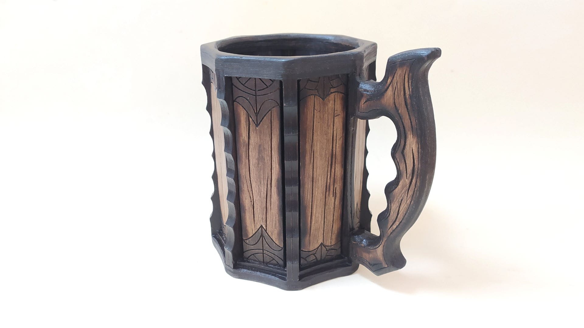 00186_scr_07 Wooden mug 00186