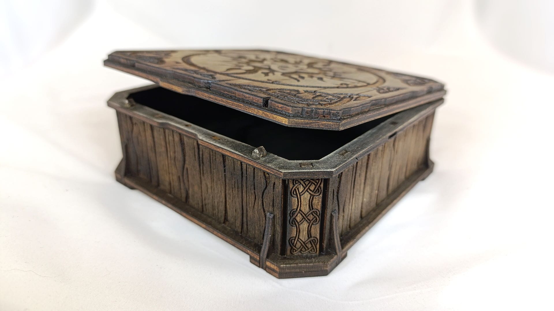 00201_scr_05 Magical box 00201