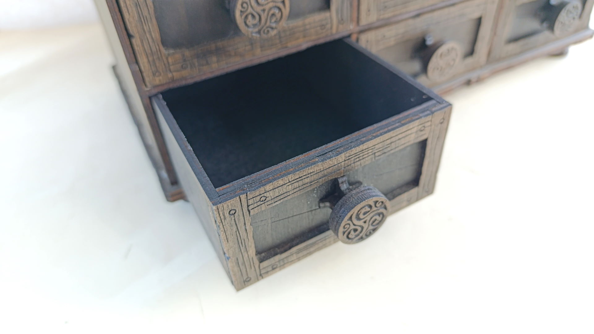 00206_scr_5 Chest of drawers 00206