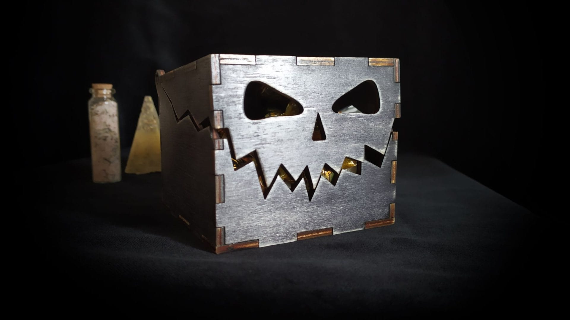Halloween box 00021
