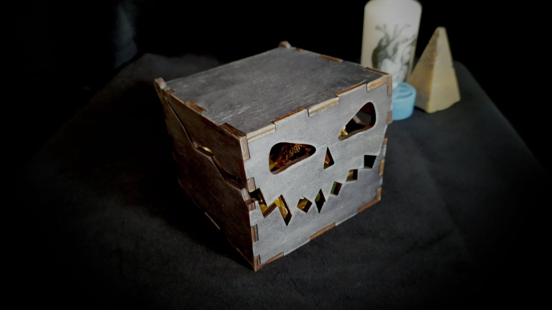 Halloween box 00021