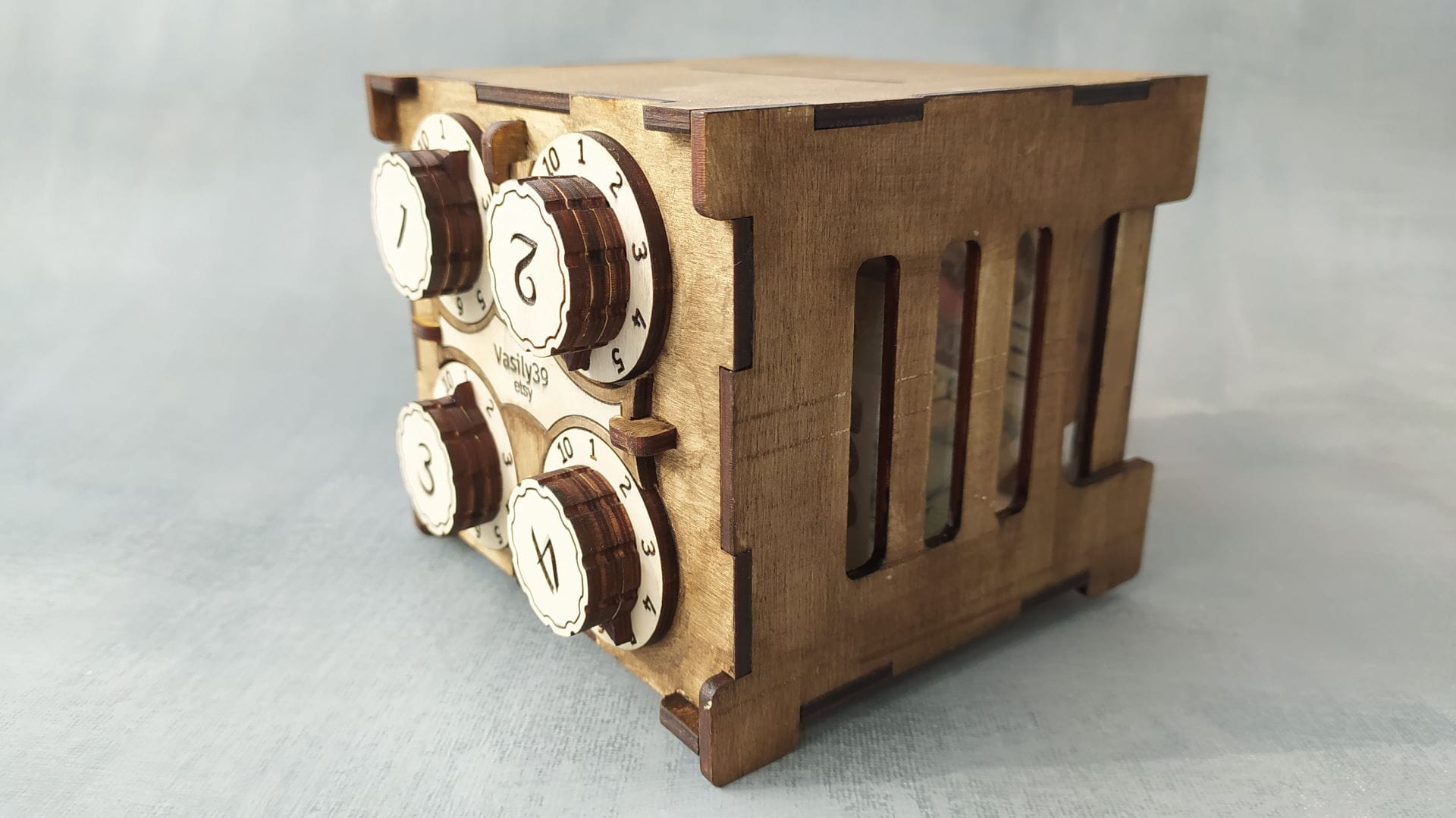 00057_scr3 Safe with combination lock 00057