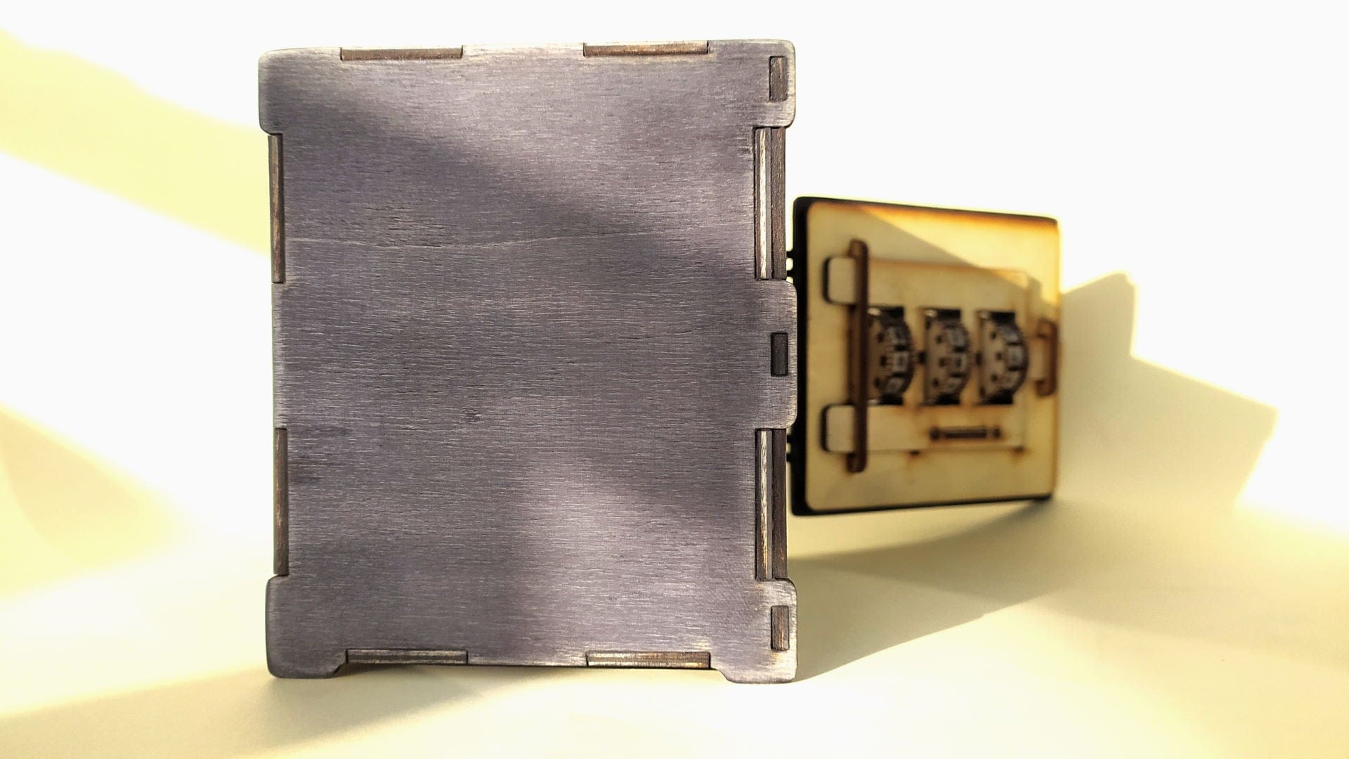 00072_scr2 Safe with combination lock 00072