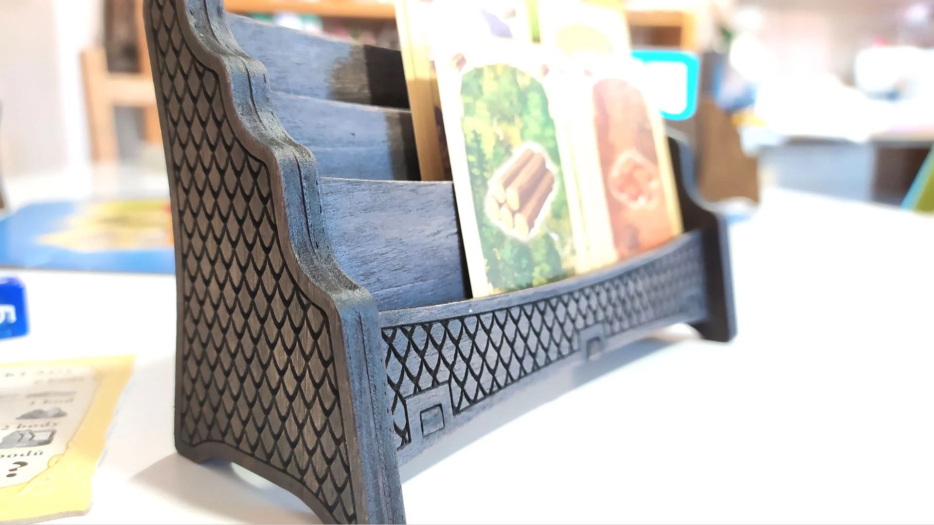 00097_scr8 Card holder 00097