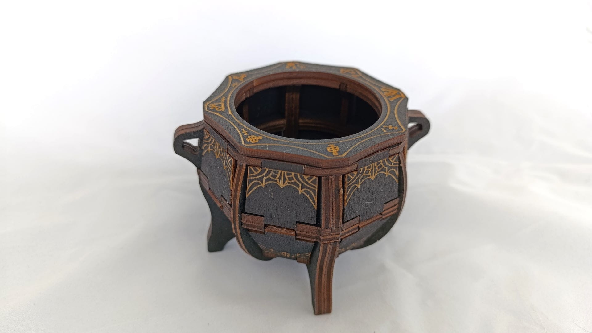 00218_scr_5 Witch's cauldron 00218