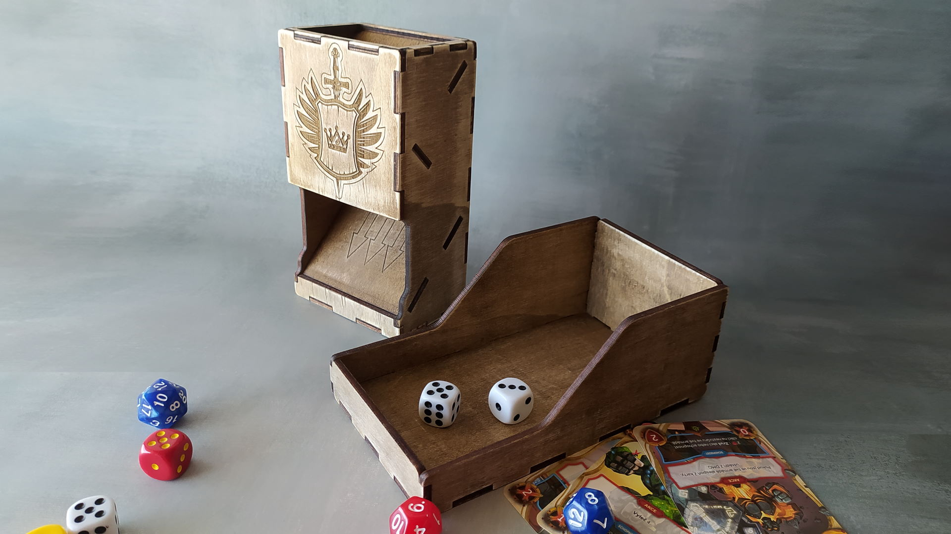 00051_9 Folding dice tower 00051