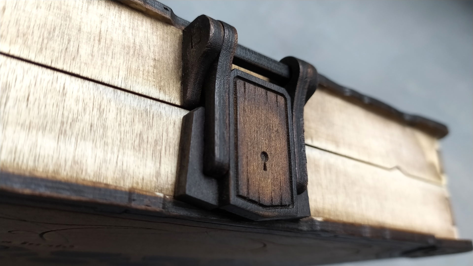 00140_5 Book box 00140