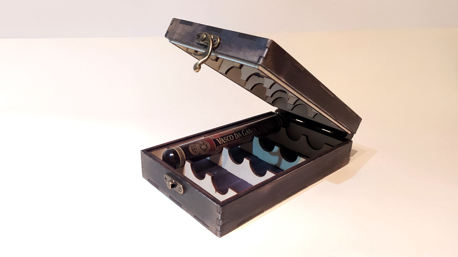 00022_scr8 Cigar gift box 00022