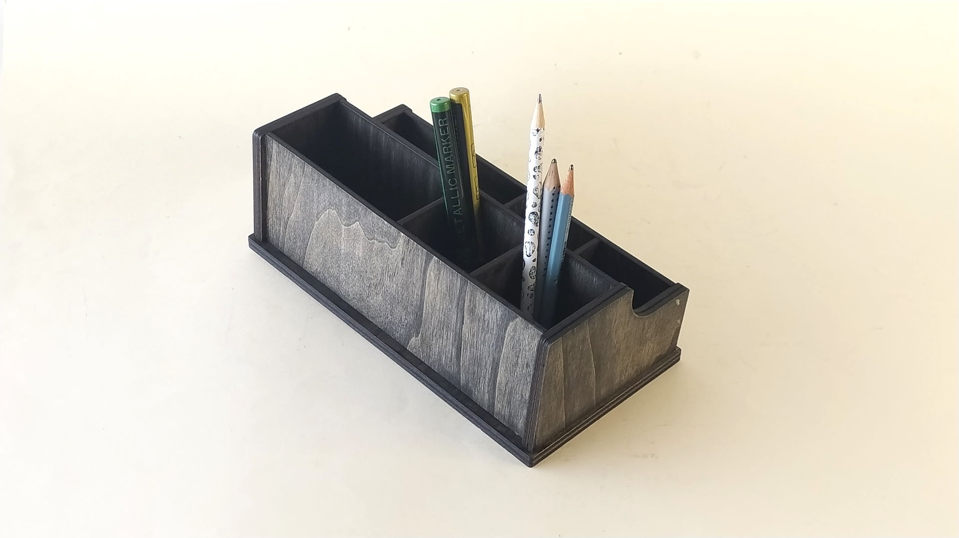 00131_scr8 Desktop organizer 00131