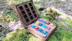 R0067_scr1 Dice box R0067