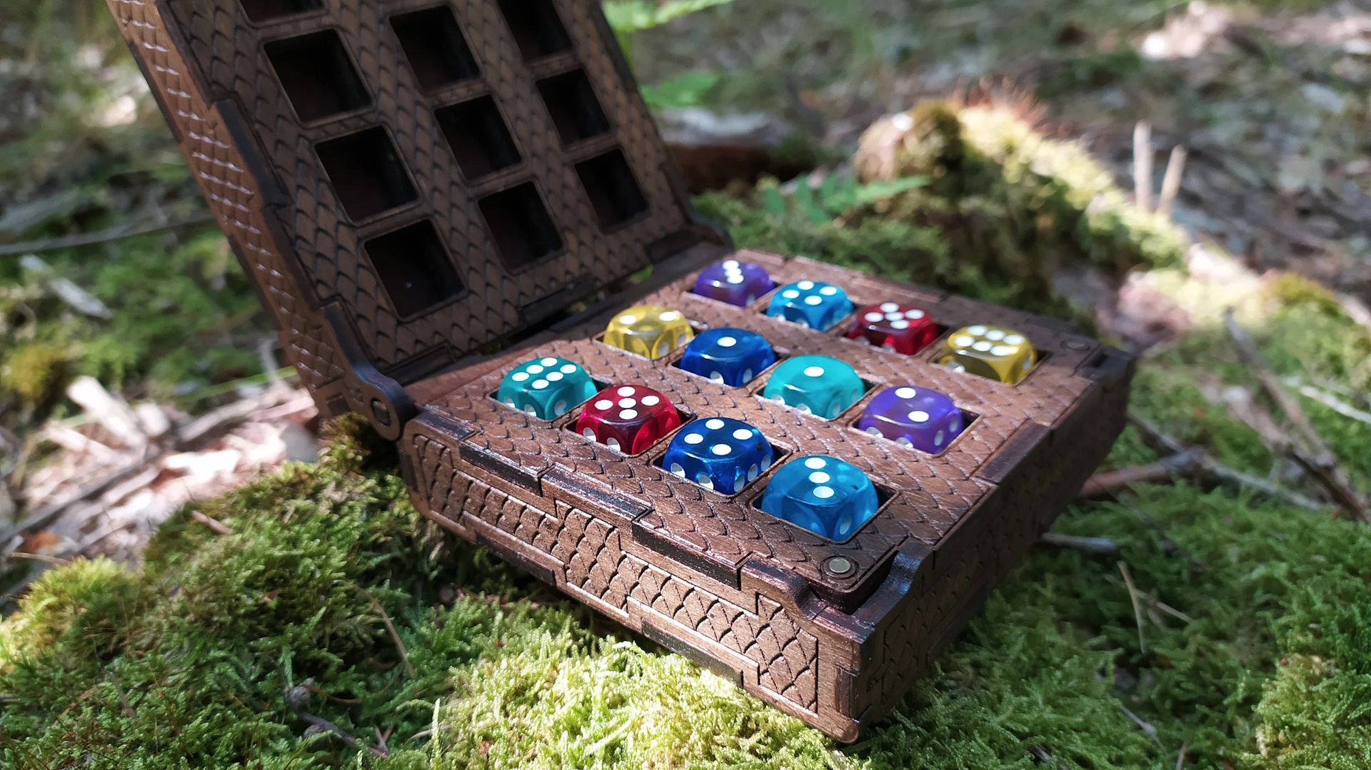 R0067_scr2 Dice box R0067