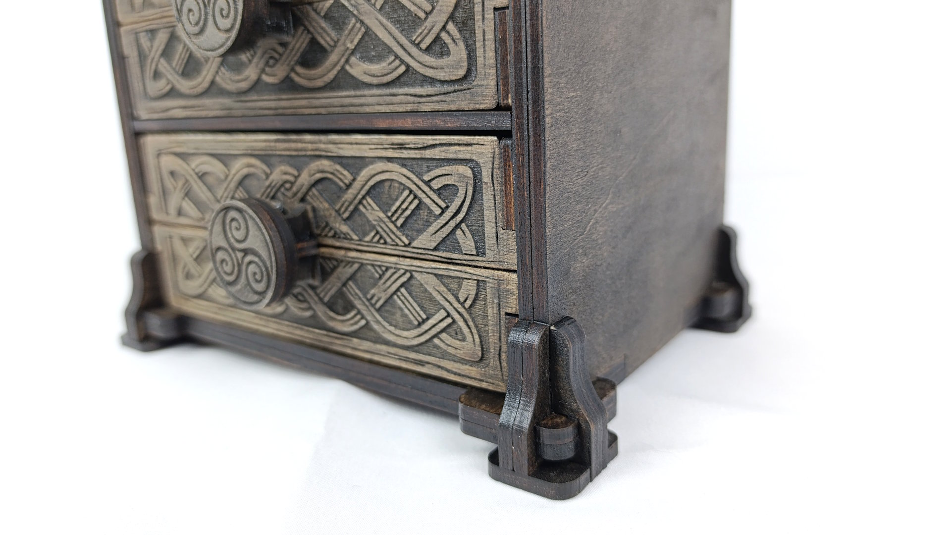 00302_8 Chest of drawers 00302